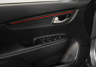 Подержанный автомобиль Kia Rio Hatchback 2020 года (19 фото)