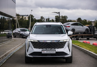 Подержанный автомобиль Geely Atlas 2024 года (4 фото)