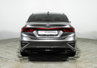 Подержанный автомобиль Kia Cerato Sedan 2020 года (6 фото)