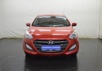 Подержанный автомобиль Hyundai i30 Hatchback 2015 года (2 фото)