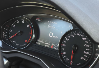 Подержанный автомобиль Audi Q5 2019 года (15 фото)