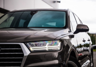 Подержанный автомобиль Audi Q7 2017 года (2 фото)