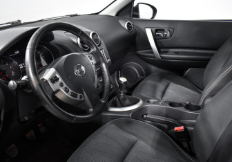 Подержанный автомобиль Nissan Qashqai+2 2013 года (9 фото)