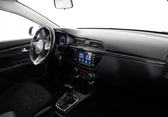 Подержанный автомобиль Kia Rio Hatchback 2018 года (18 фото)