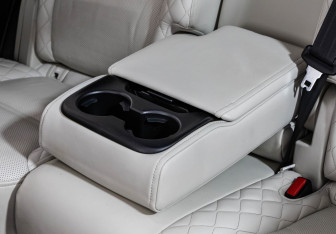 Подержанный автомобиль Mazda CX-9 2022 года (29 фото)