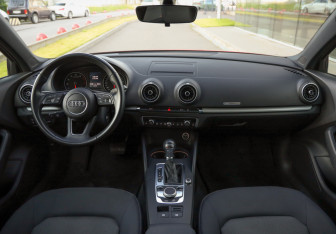 Подержанный автомобиль Audi A3 Sedan 2019 года (11 фото)