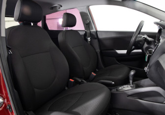 Подержанный автомобиль Kia Rio Hatchback 2013 года (11 фото)