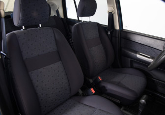 Подержанный автомобиль Hyundai Getz 2003 года (17 фото)
