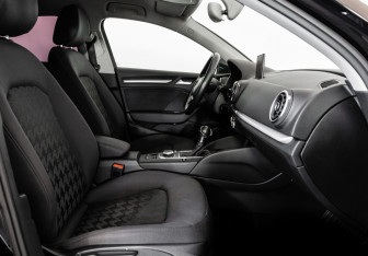 Подержанный автомобиль Audi A3 Sedan 2015 года (20 фото)