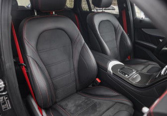 Подержанный автомобиль Mercedes-Benz GLC AMG 2021 года (32 фото)