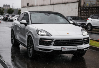 Подержанный автомобиль Porsche Cayenne 2021 года (5 фото)