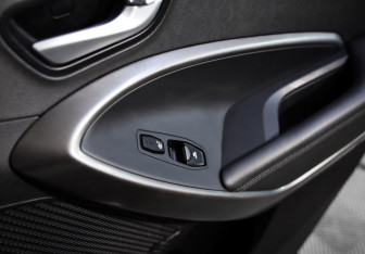 Подержанный автомобиль Hyundai Santa Fe 2015 года (25 фото)