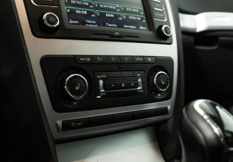 Подержанный автомобиль Skoda Octavia Wagon 2011 года (16 фото)