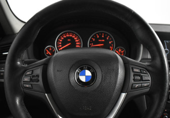 Подержанный автомобиль BMW X3 2013 года (15 фото)