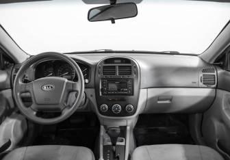 Подержанный автомобиль Kia Cerato Sedan 2008 года (10 фото)