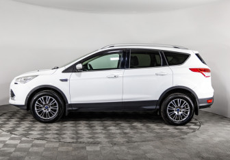 Подержанный автомобиль Ford Kuga 2013 года (8 фото)