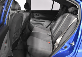 Подержанный автомобиль Kia Rio Hatchback 2010 года (11 фото)