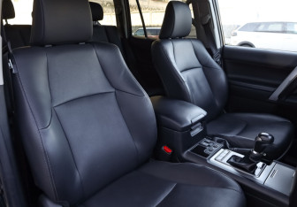 Подержанный автомобиль Toyota Land Cruiser Prado 2018 года (25 фото)