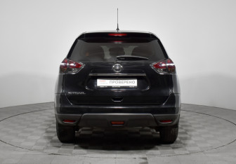 Подержанный автомобиль Nissan X-Trail 2015 года (6 фото)