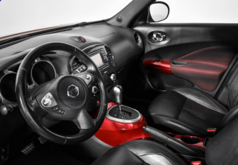Подержанный автомобиль Nissan Juke 2011 года (9 фото)