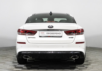 Подержанный автомобиль Kia Optima Sedan 2018 года (6 фото)