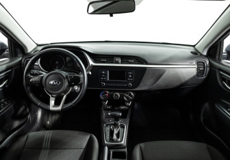 Подержанный автомобиль Kia Rio Hatchback 2020 года (13 фото)