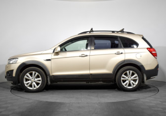 Подержанный автомобиль Chevrolet Captiva 2013 года (8 фото)