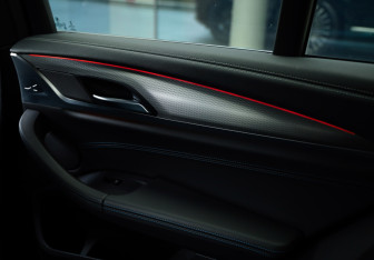 Подержанный автомобиль BMW X4 2019 года (24 фото)