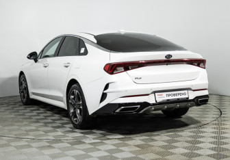 Подержанный автомобиль Kia K5 2020 года (7 фото)