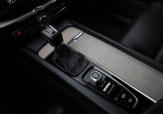 Подержанный автомобиль Volvo XC60 2018 года (15 фото)