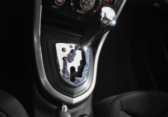 Подержанный автомобиль Peugeot 308 Hatchback 2012 года (17 фото)
