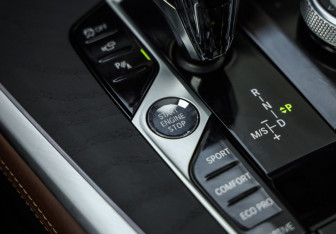 Подержанный автомобиль BMW X7 2021 года (25 фото)