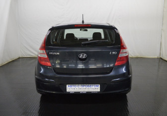 Подержанный автомобиль Hyundai i30 Hatchback 2010 года (6 фото)