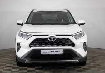 Подержанный автомобиль Toyota RAV4 2019 года (2 фото)