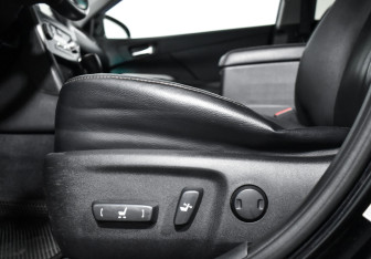Подержанный автомобиль Toyota Camry Sedan 2014 года (12 фото)