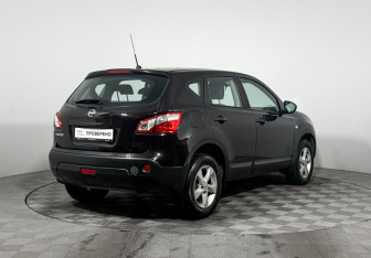 Подержанный автомобиль Nissan Qashqai 2010 года (5 фото)