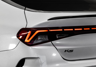 Подержанный автомобиль Kia K5 2020 года (9 фото)