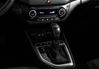 Подержанный автомобиль Hyundai Creta 2019 года (13 фото)