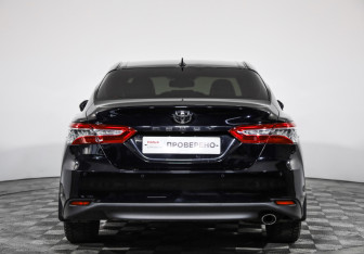Подержанный автомобиль Toyota Camry Sedan 2021 года (6 фото)