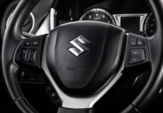Подержанный автомобиль Suzuki Vitara 2016 года (12 фото)