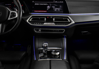 Подержанный автомобиль BMW X5 2020 года (11 фото)