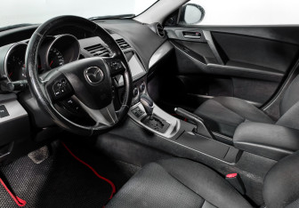 Подержанный автомобиль Mazda 3 Sedan 2011 года (9 фото)