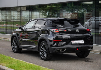 Подержанный автомобиль Changan UNI-T 2024 года (8 фото)
