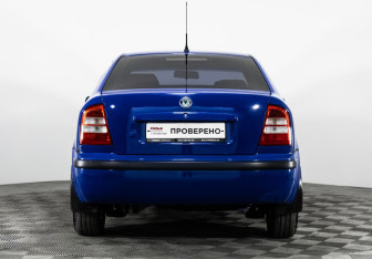 Подержанный автомобиль Skoda Octavia Liftback 2006 года (6 фото)