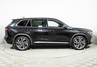 Подержанный автомобиль Geely Monjaro 2023 года (4 фото)