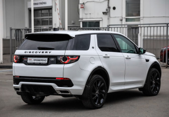 Подержанный автомобиль Land Rover Discovery Sport 2018 года (7 фото)
