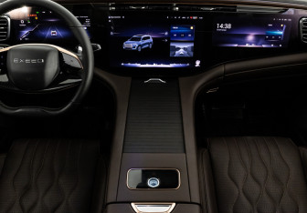 Подержанный автомобиль Exeed VX 2023 года (13 фото)