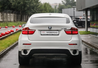 Подержанный автомобиль BMW X6 2013 года (7 фото)