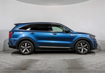 Подержанный автомобиль Kia Sorento 2021 года (4 фото)