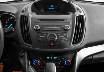 Подержанный автомобиль Ford Kuga 2017 года (17 фото)